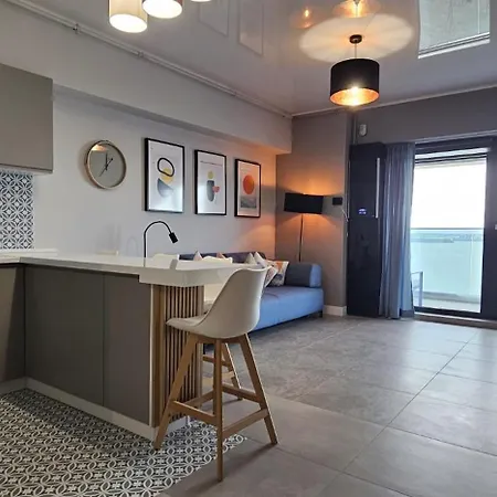 Serenity Lake View Panoramic Top Floor Appartamento