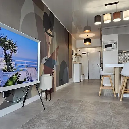 Serenity Lake View Panoramic Top Floor Mamaia