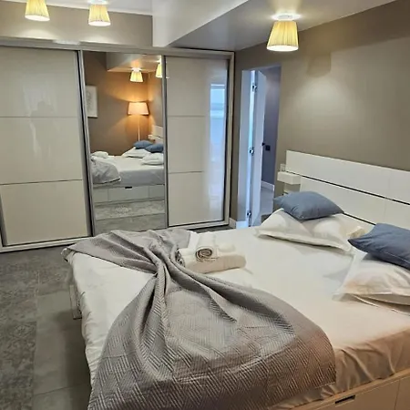 Serenity Lake View Panoramic Top Floor Appartamento
