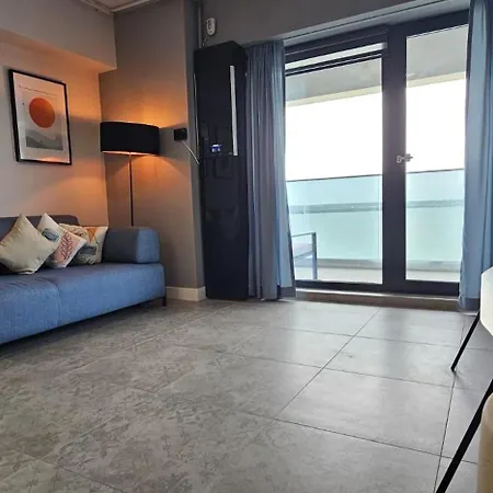 Serenity Lake View Panoramic Top Floor