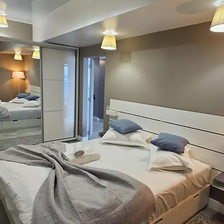 Serenity Lake View Panoramic Top Floor Appartamento